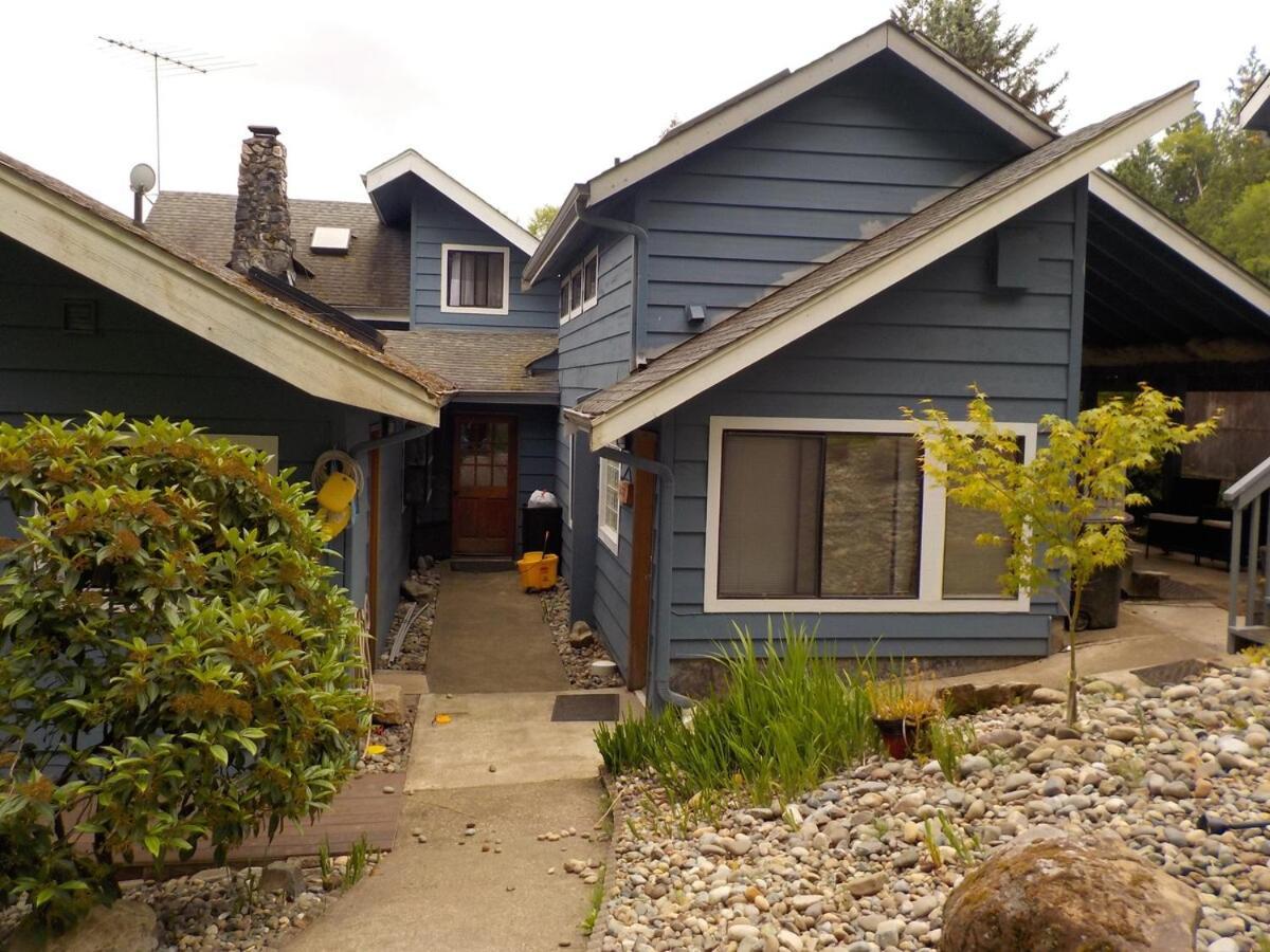 Oceanfront Studio/Loft: Alpacas, Oysters & Kayaks Shelton Exterior photo